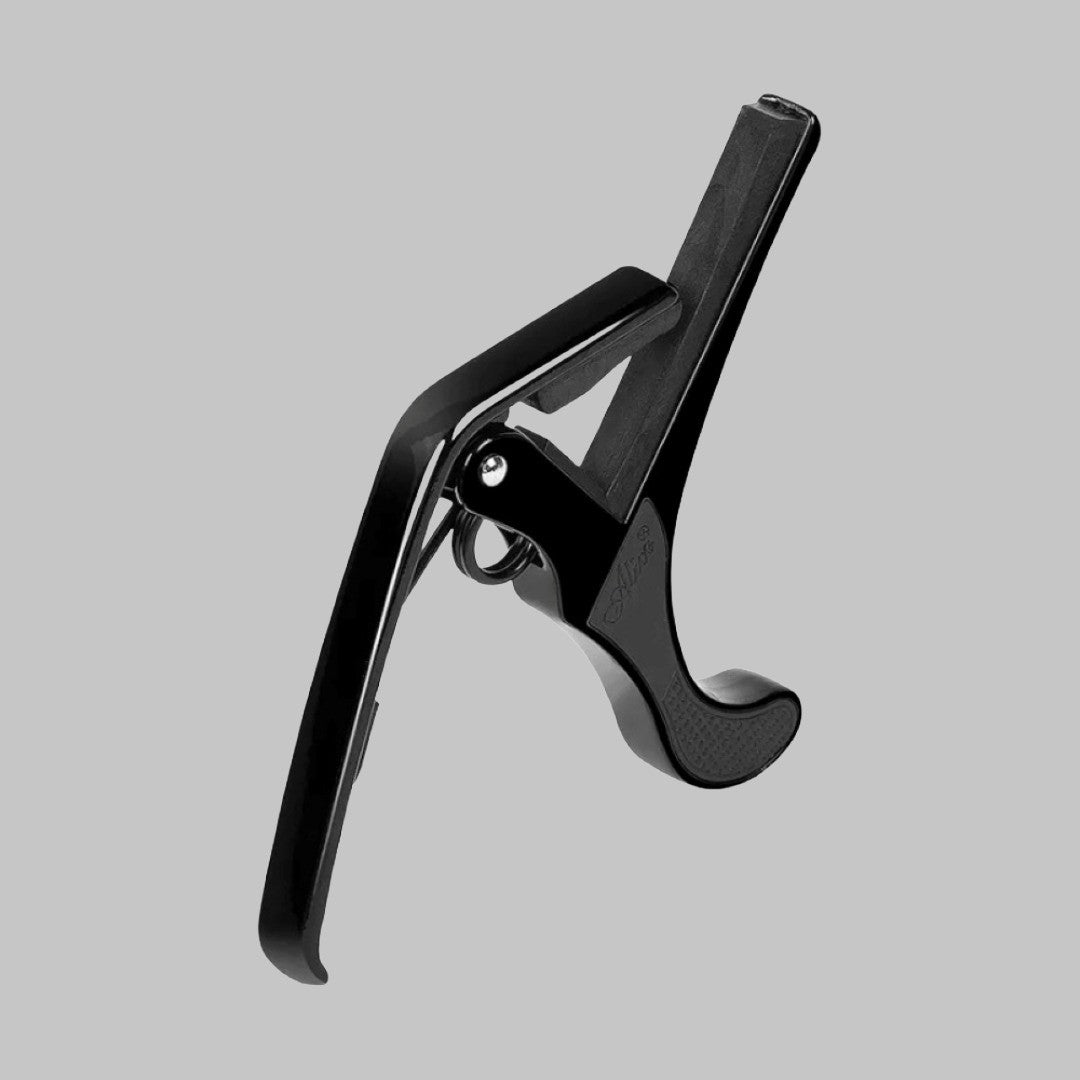 Capodastro para guitarra marca Alice, color negro