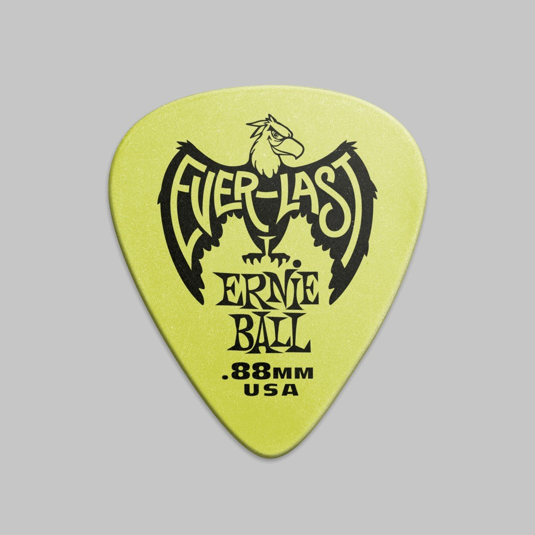 Púa marca Ernie Ball, material derlin, calibre 0.88 mm