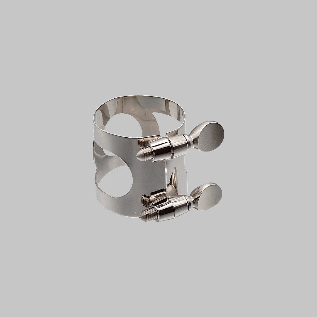 Abrazadera metálica para boquilla de saxofón tenor marca Venezia