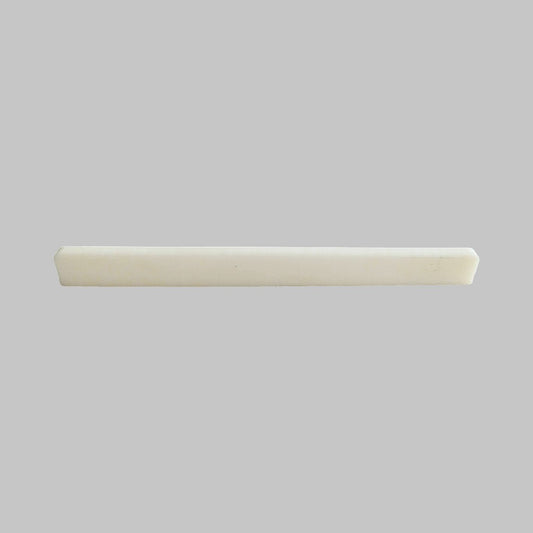 Cejilla inferior para guitarra clásica marca Memphis, material hueso