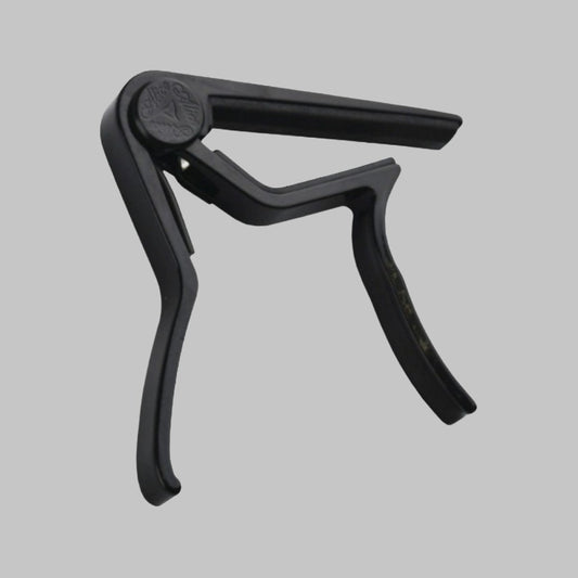 Capodastro para guitarra marca Alice, color negro