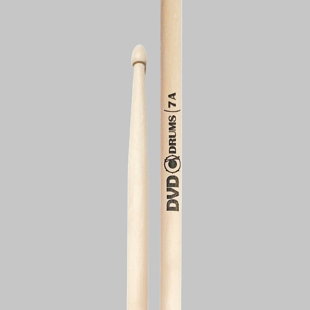 Baquetas para batería 7A marca DVD, madera maple, punta de madera
