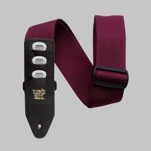 Cincho para guitarra, bajo y regionales marca Ernie Ball serie Pickholder, color corinto