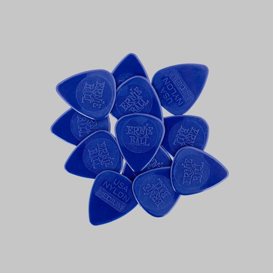 Púa marca Ernie Ball, material nylon, calibre 0.72 mm