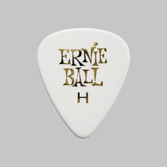 Púa marca Ernie Ball, material celuloide, calibre 0.94 mm
