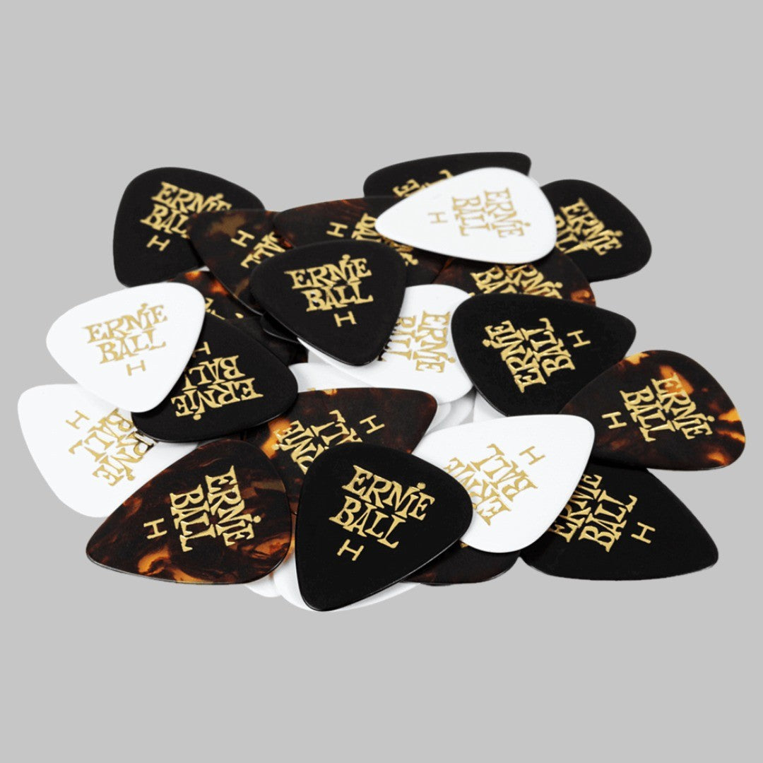 Púa marca Ernie Ball, material celuloide, calibre 0.94 mm (3 colores)