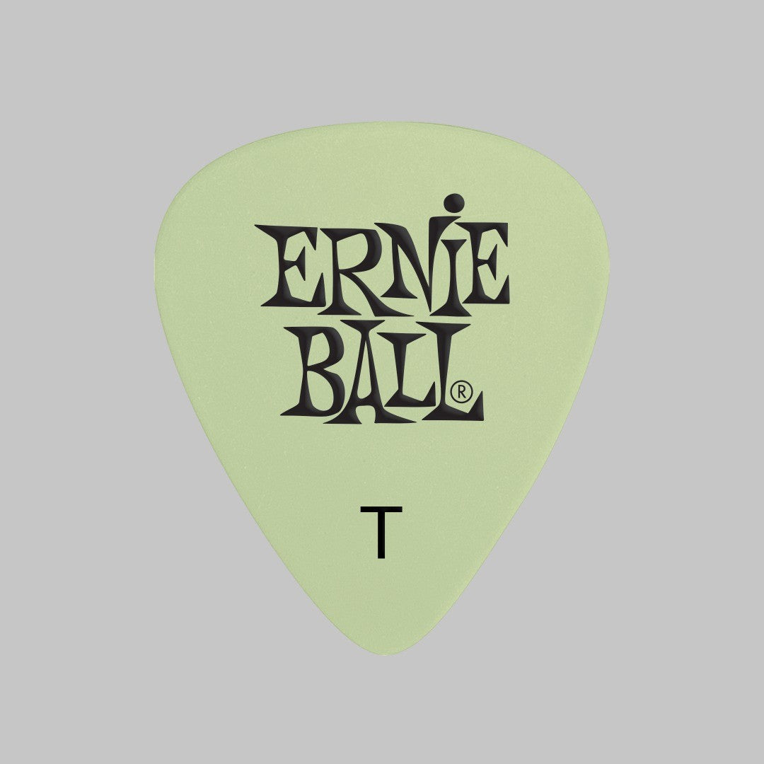 Púa marca Ernie Ball, material celuloide, fluorescente, calibre 0.46 mm