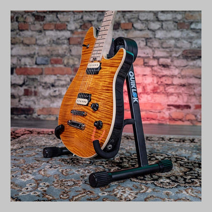 Pedestal para guitarra y bajo marca Quik Lok